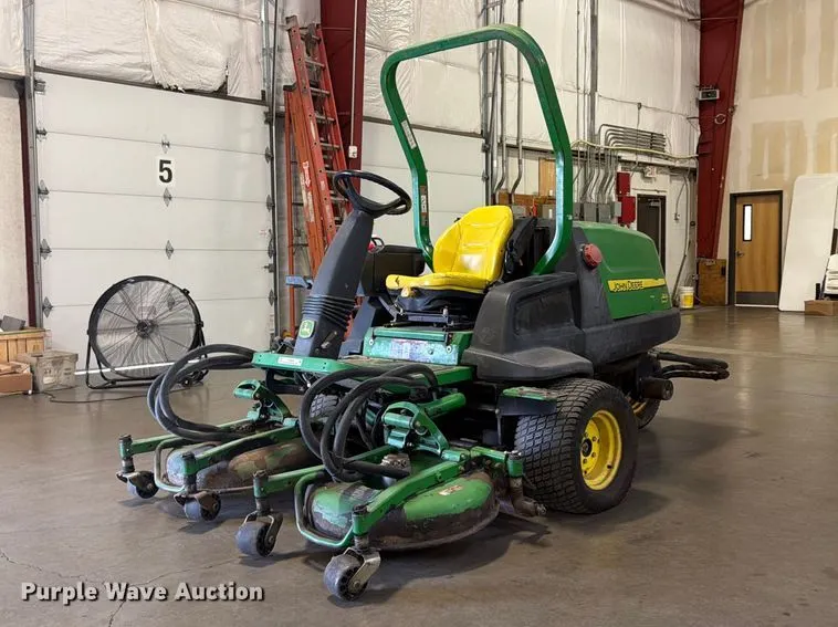 2009 John Deere 7400 lawn mower