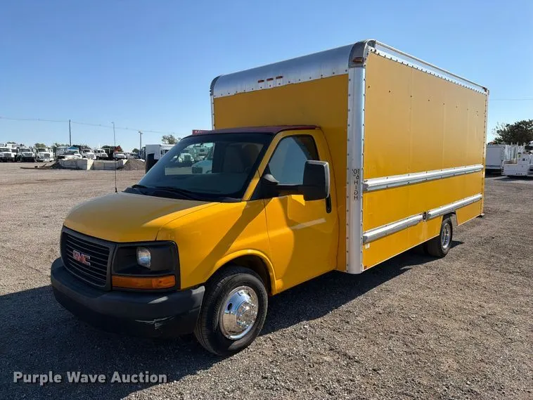 2012 GMC Savana 3500 box truck