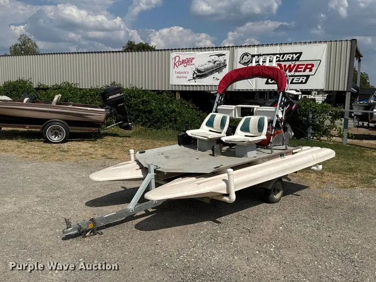 2002 Craig Catamaran Corporation boat