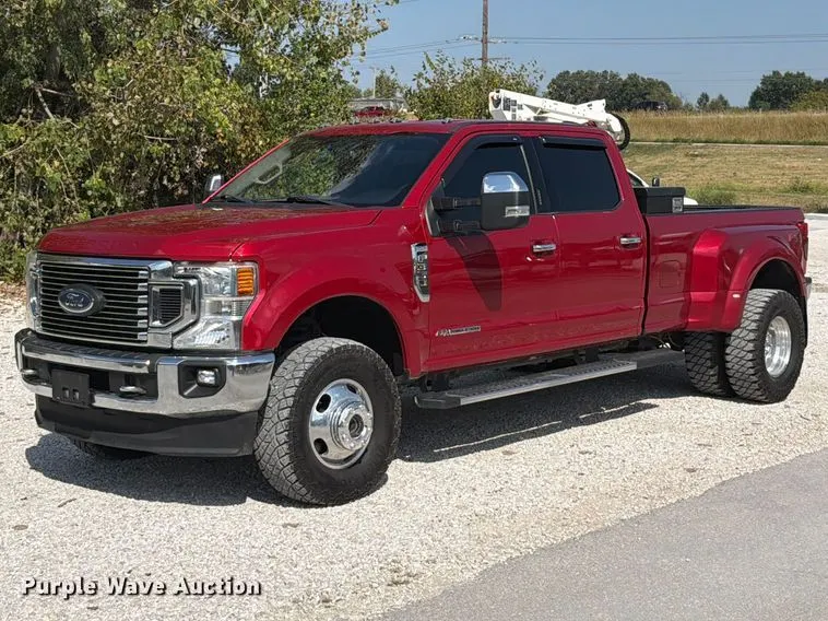 2020 Ford F350 Super Duty Crew Cab pickup truck
