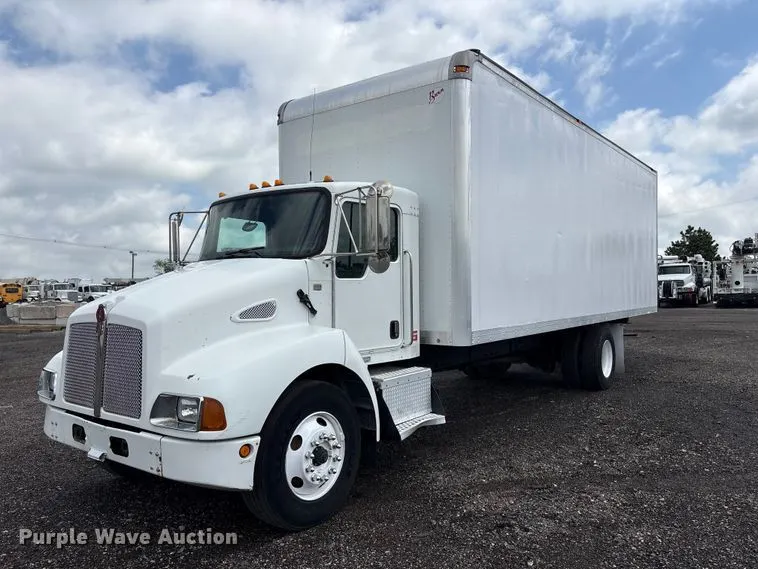 2007 Kenworth T300 box truck