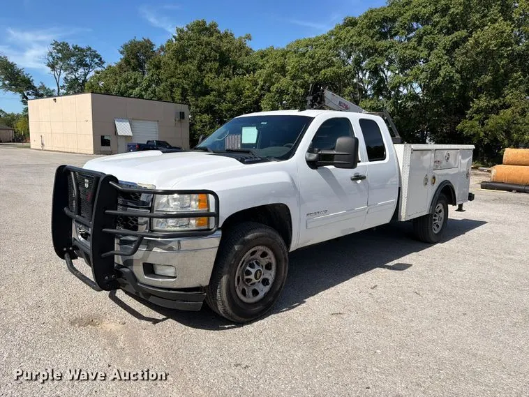 2012 Chevrolet Silverado 3500HD Ext. Cab utility bed pickup truck