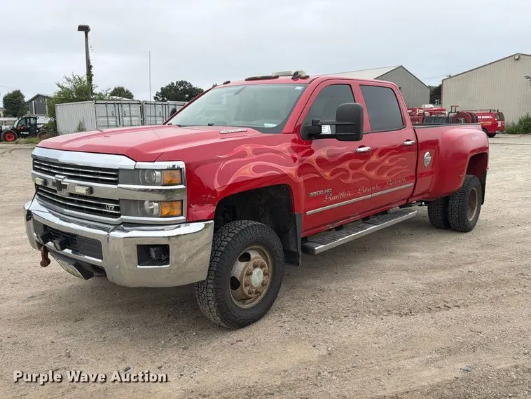 2015 Chevrolet Silverado 3500HD Crew Cab pickup truck