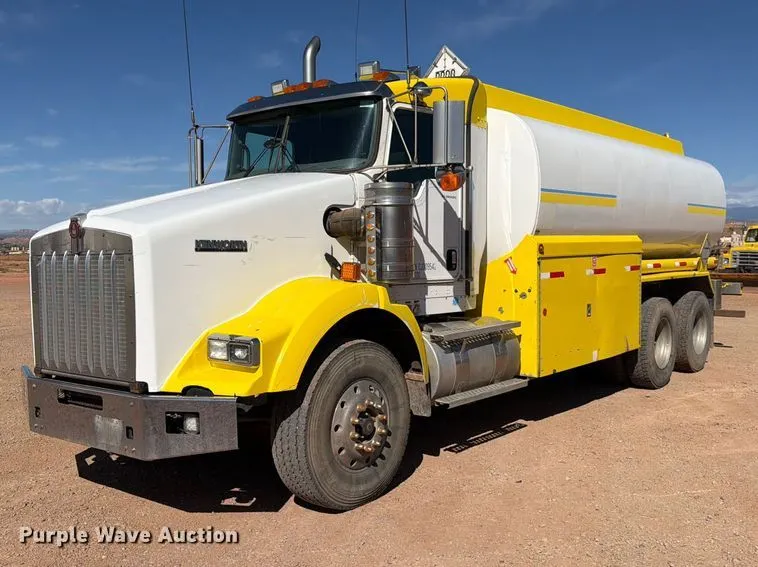 2012 Kenworth T800 fuel truck