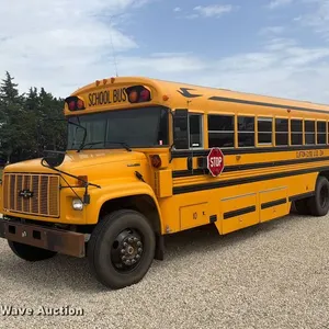 2001 Chevrolet B7 school bus