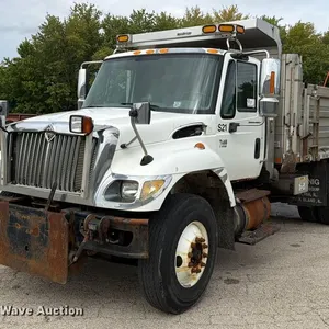 2006 International 7400 dump truck