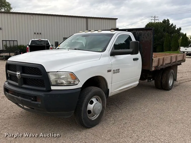 2016 RAM 3500 flatbed truck