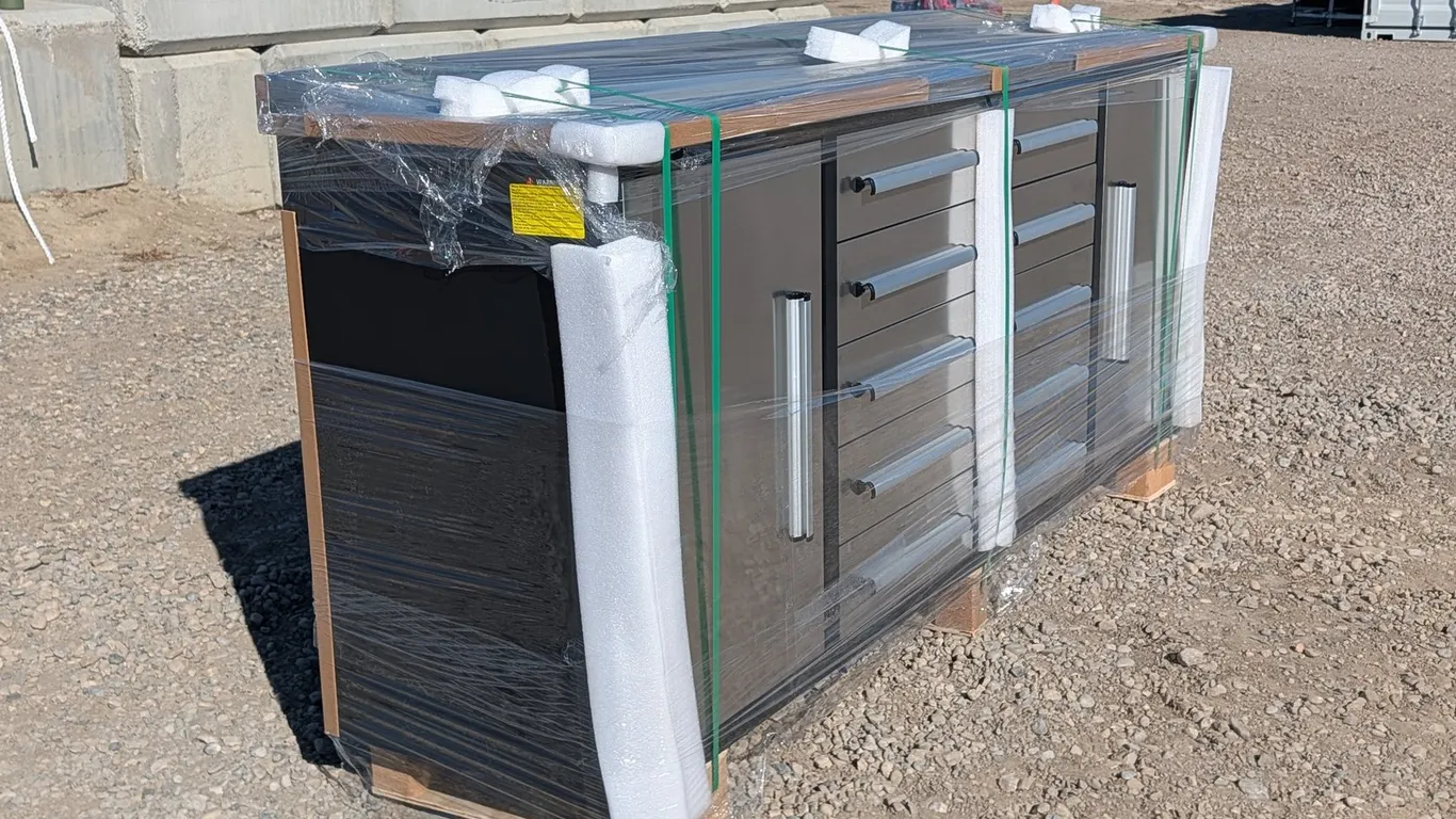 Unused 2026 Steelman 7' 10-Drawer SS Workbench