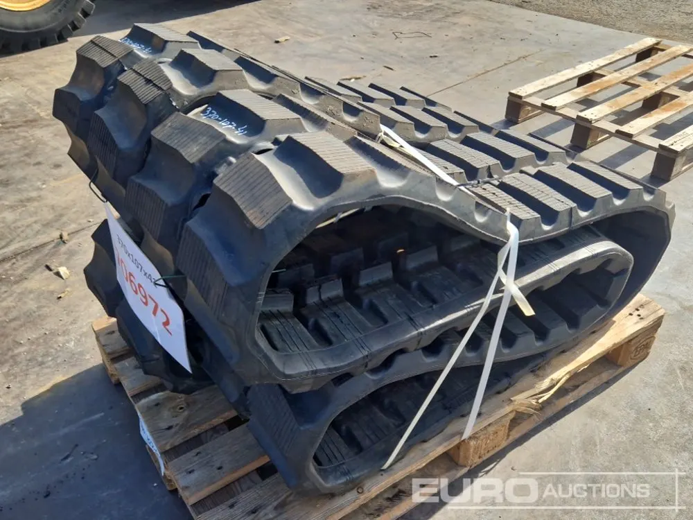 370x107x41 Rubber Tracks (2 of)