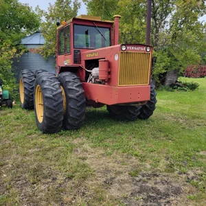 700 Versatile Tractor with Cab 555 Cummins engine, 4549 hours, 180HP