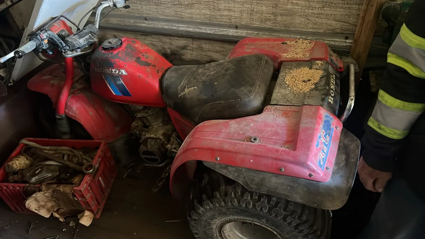 1983 Honda big red 250 3 wheeler, chain drive