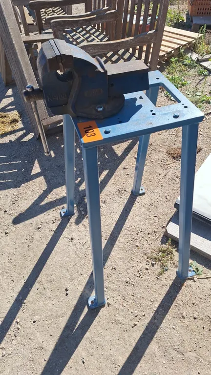 Number 4 vice with stand