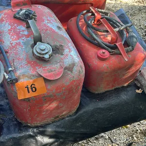 3 boat gas cans