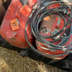 2 gas cans