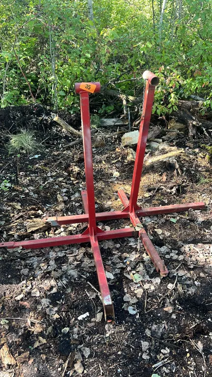 2 steel stands