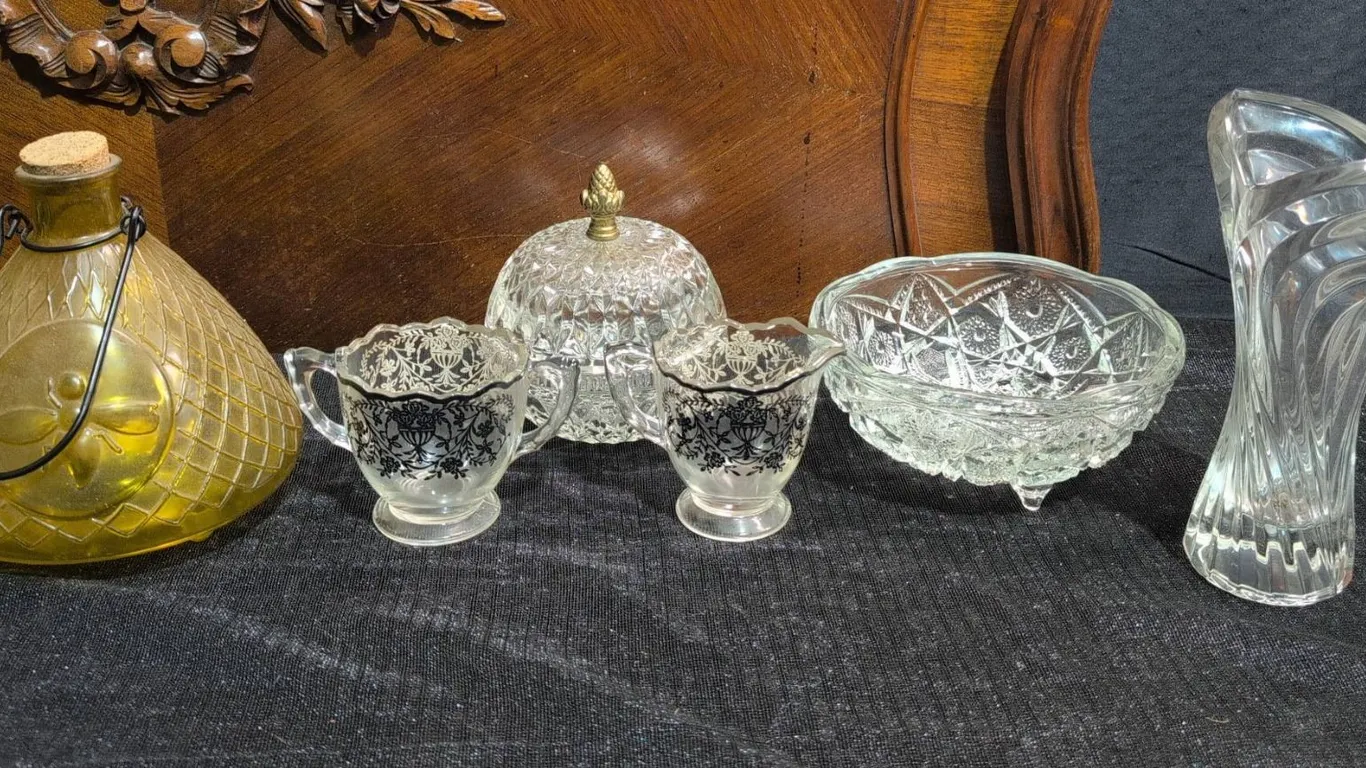 Glassware Lot: Amber Bee Jar, Creamer Set, Crystal Dish, Bowl, Swirl Vase