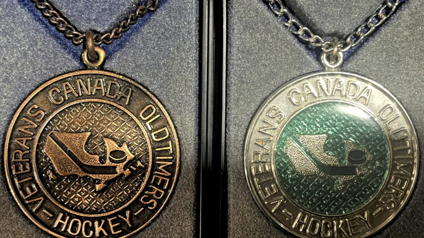 2 Canada Veterans Oldtimers Hockey Medallions 1981 and 1990