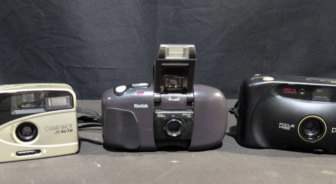 3 Film Cameras: Fujifilm Clear Shot 20 Auto, Kodak, Fuji DL-25N with Cases