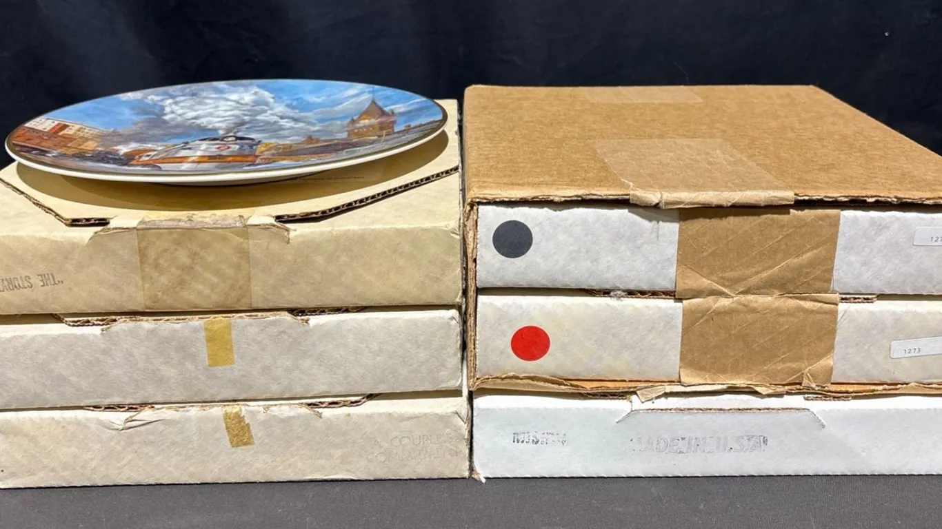 7 Collector Plates Featuring Norman Rockwell, Ted Xaras, Glen Green