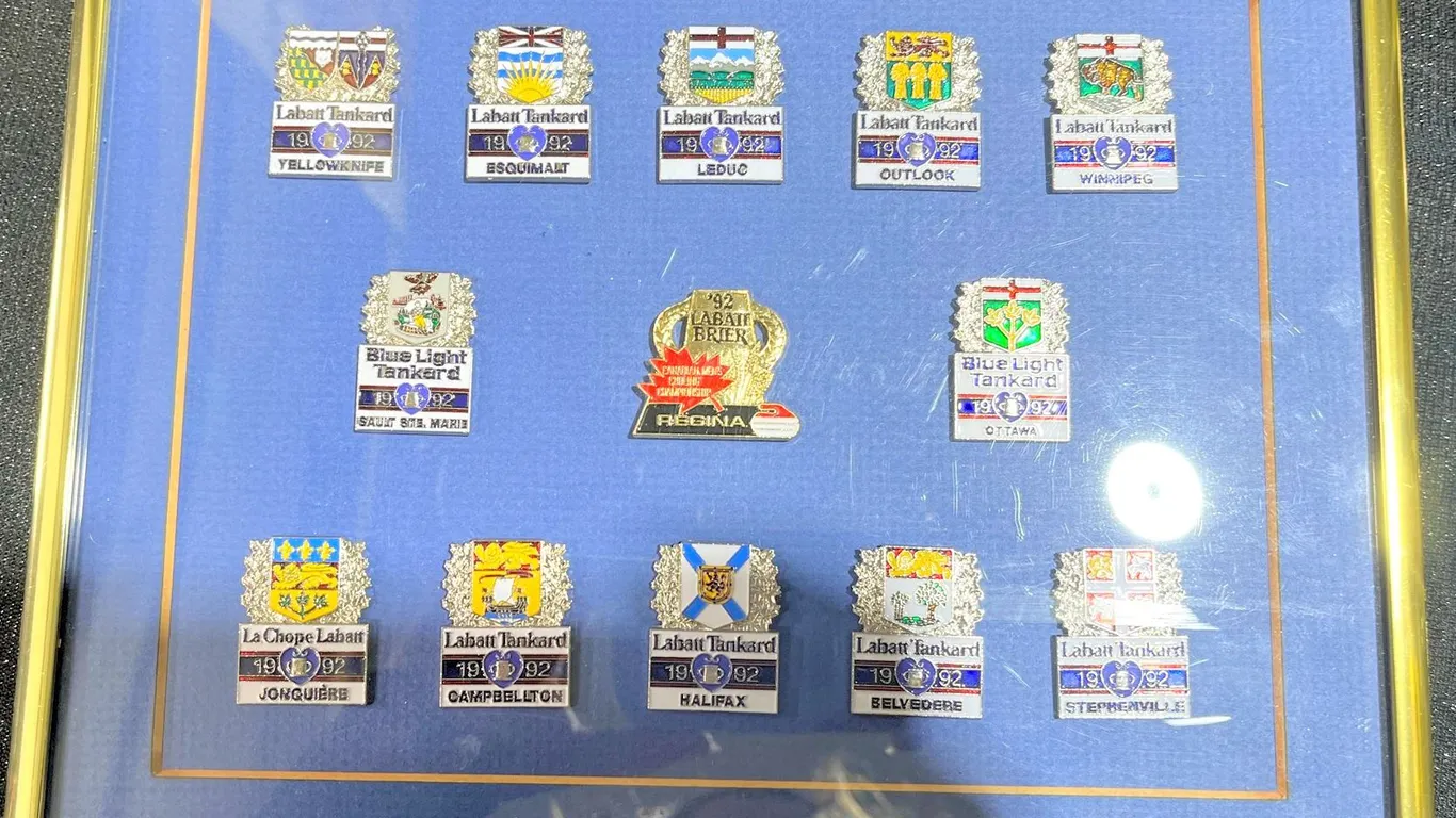 Framed Official 1992 Labatt Tankard Provincial Curling Championships Vintage Pin Set
