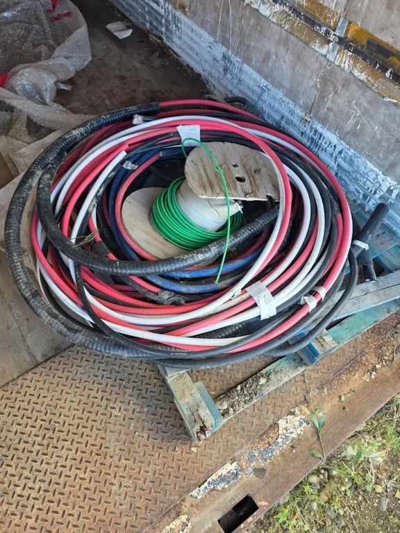 Pallet of coated alumium wiring