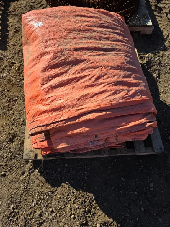 2 insulated tarps