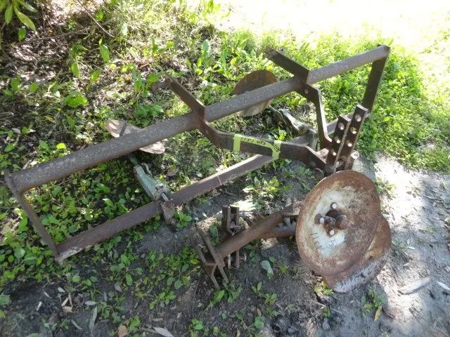 1- or 2-Row Potato Hiller