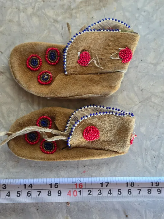 Baby moccosins- 4.5"L