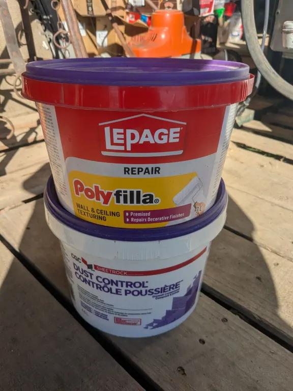 Drywall Mud w/ Wall & Ceiling Texture Compound
