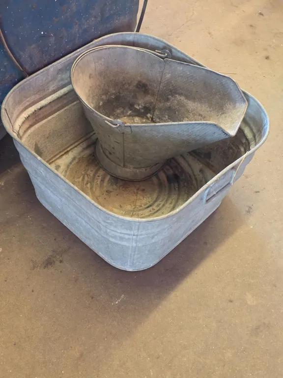 *OFFSITE* Galvanized Tub & Coal Pail