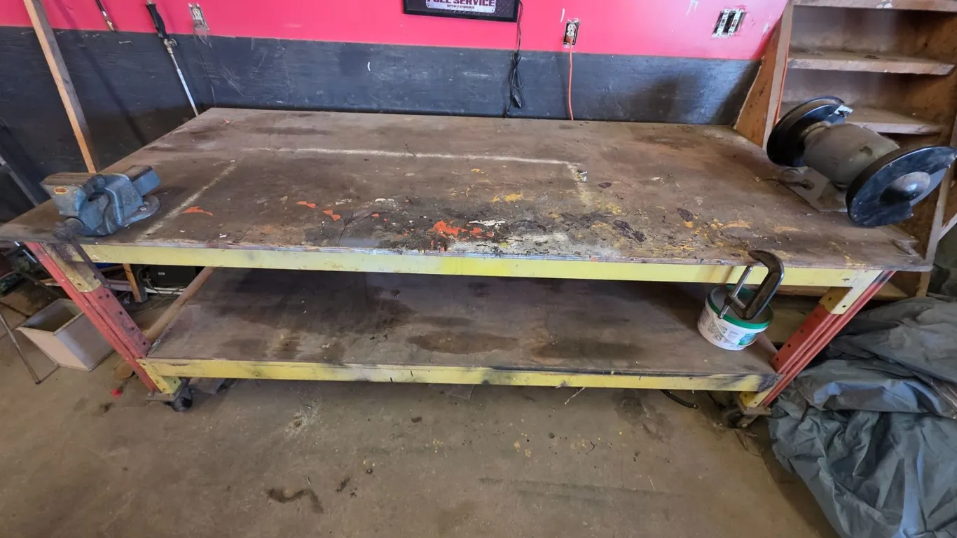 *OFFSITE* Workbench w/ Wheels, Bench Grinder, Vise