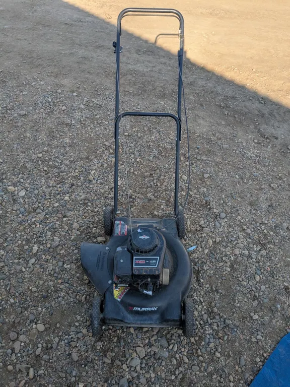 Brigs & Stratton 450 Series Lawn Mower - Consigner States "Runs Excellent"