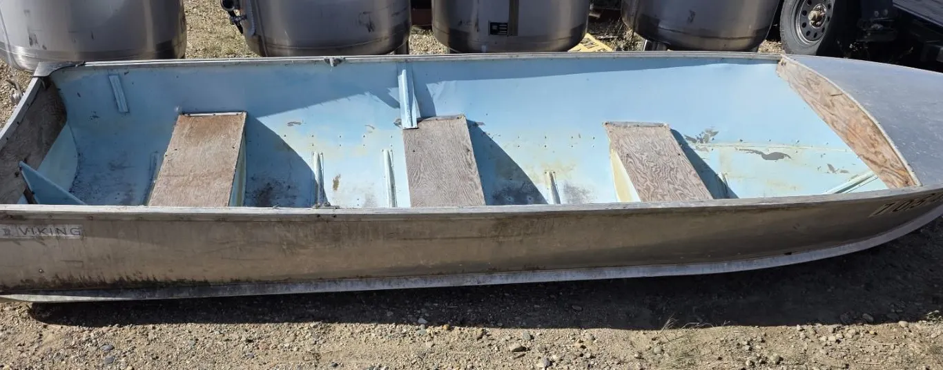 Aluminum boat- 14FT- NO: DOT113508