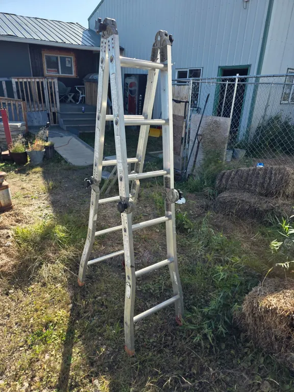 *OFFSITE* 6’ Multi-Task Ladder
