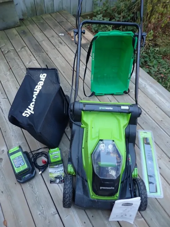 Greenworks Cordless Lawn Mower With Accessories