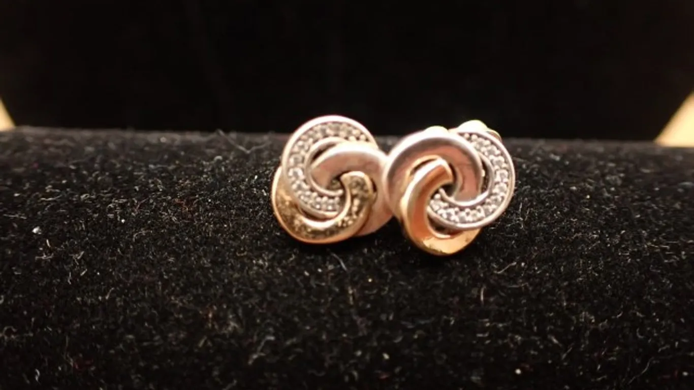 Pair of Interlinked stud earrings