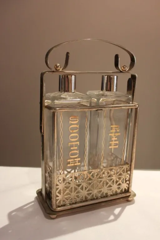 MCM Locking Liquor Caddy