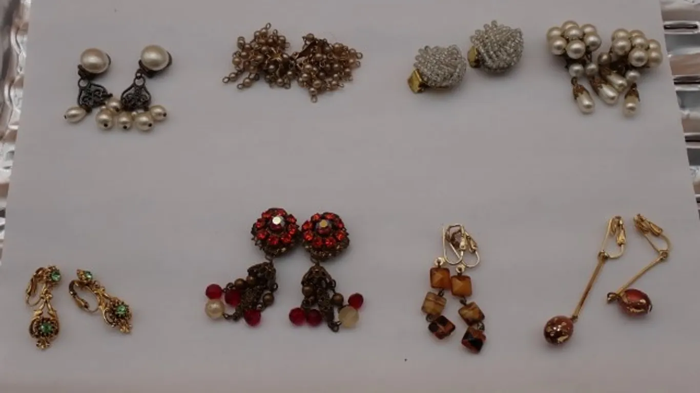 Eight Sets Earrings