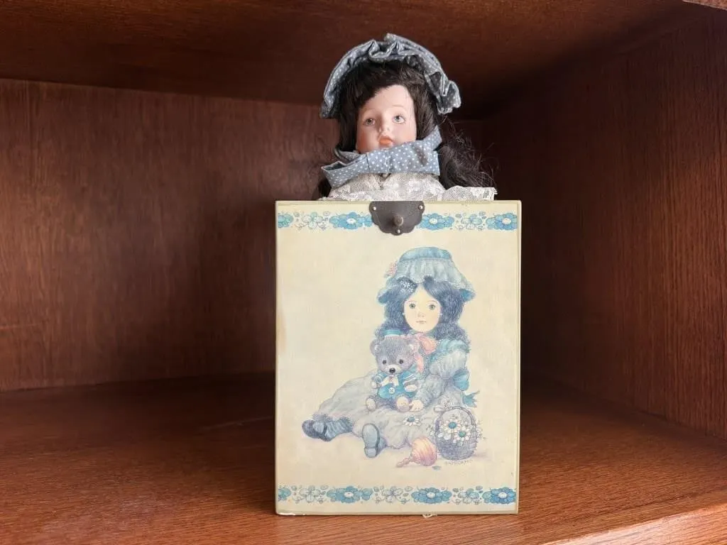 Dolly musical Jack-in-the-Box