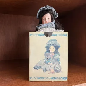 Dolly musical Jack-in-the-Box