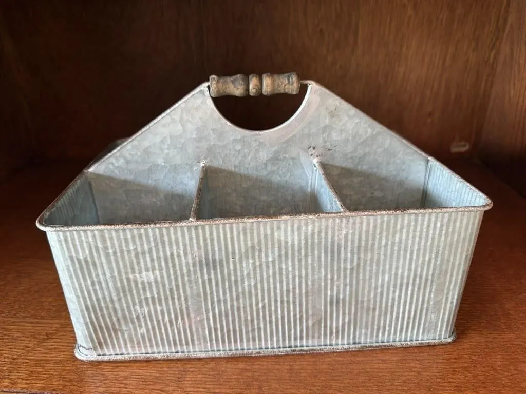 Metal caddy