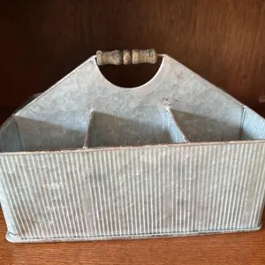 Metal caddy
