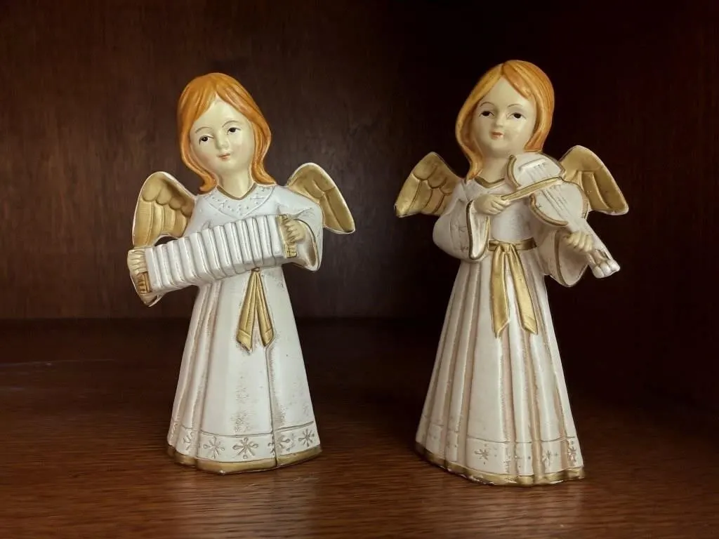 Vintage angel figurines (2)