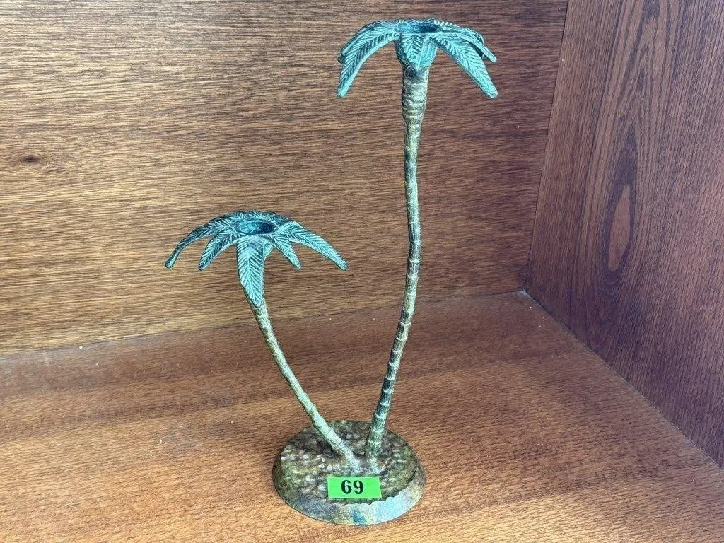 Palm tree candleholder