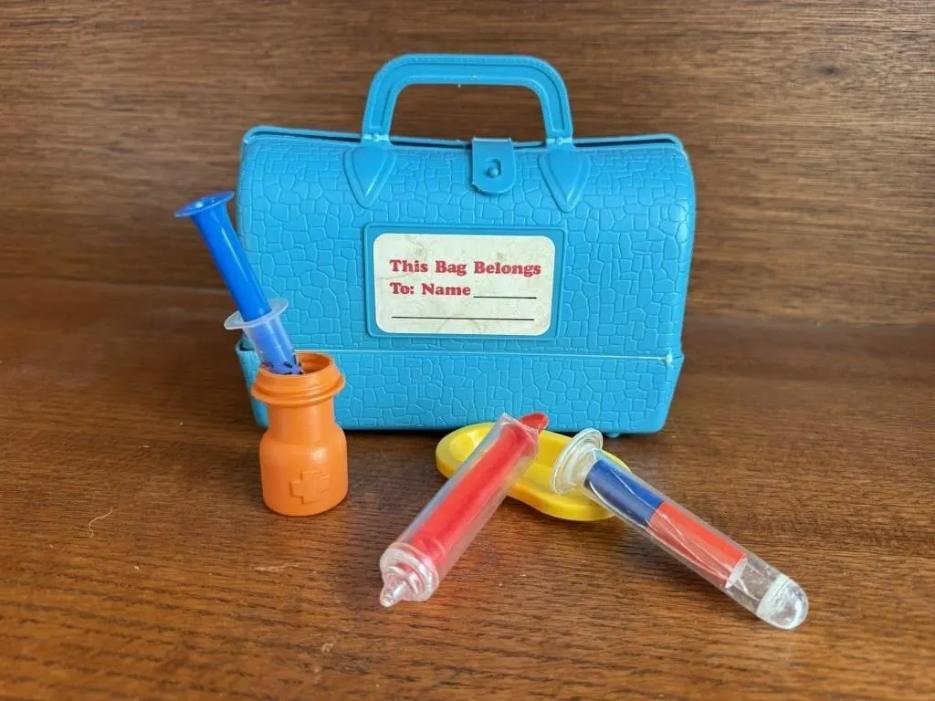 Toy doctor play set