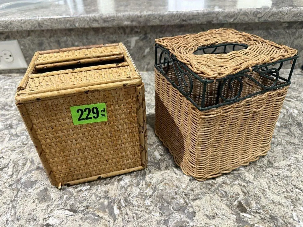Tissue box covers (2)