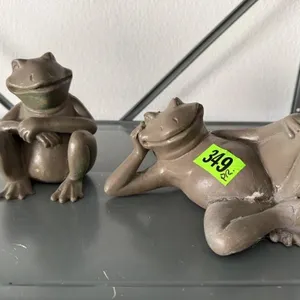 Garden frogs (2)