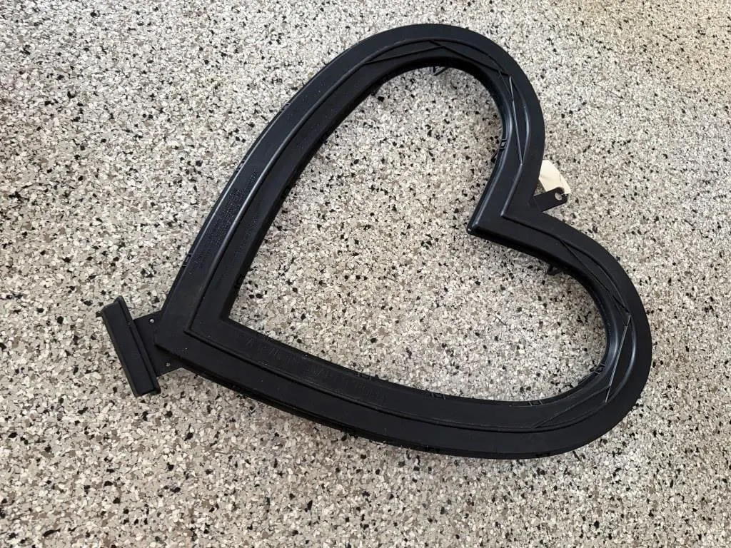 Plastic 2' heart form