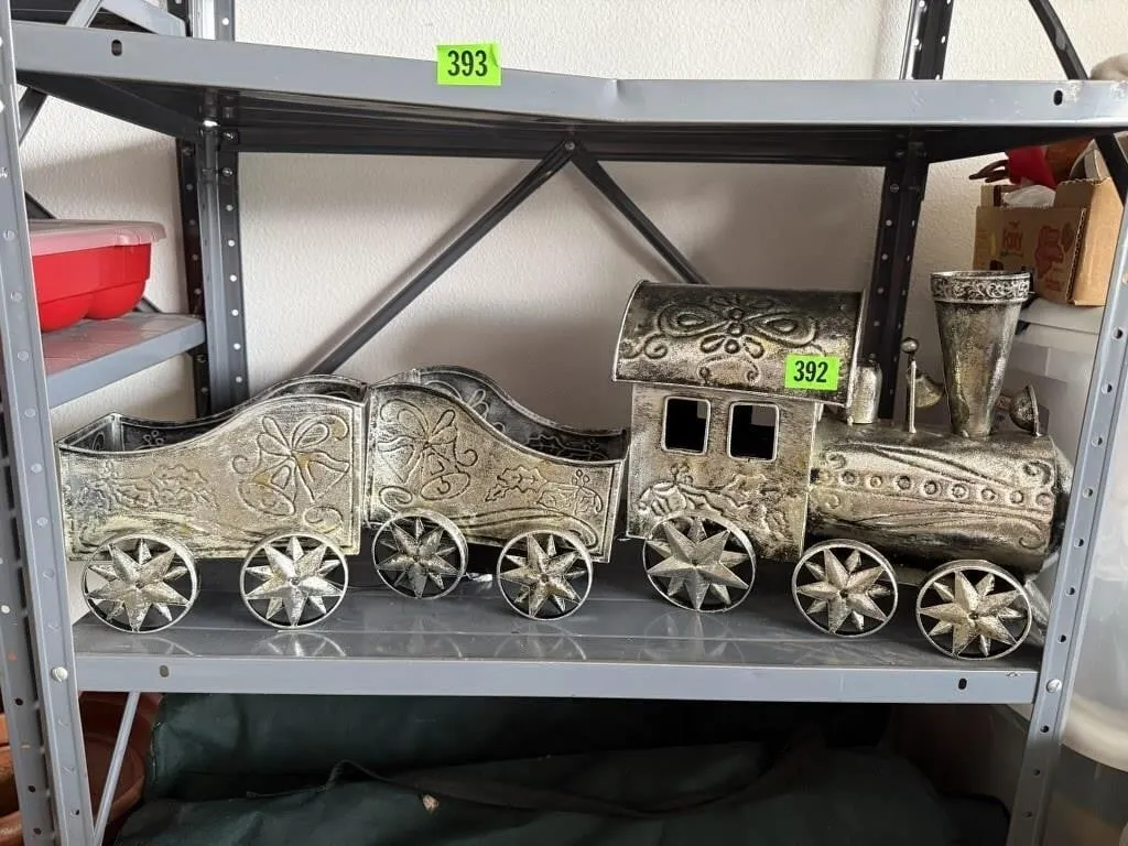 Tin holiday train, 3 piece set