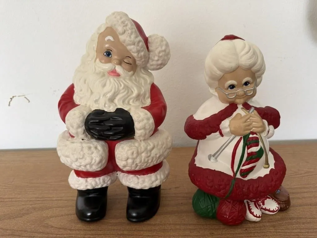 Vintage ceramic Mr. & Mrs. Santa Claus